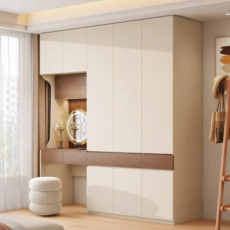 Light entry cabinet with mirror